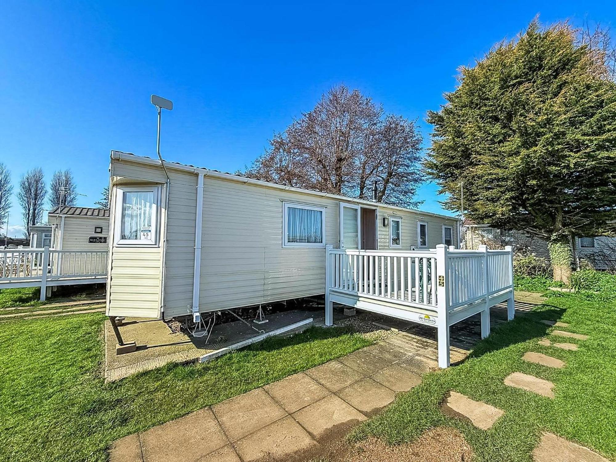 Caravan With Decking At Manor Park In Hunstanton, Sleeps 6 Ref 23045B Buitenkant foto